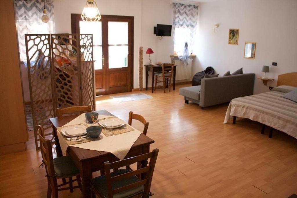 Bamboo Hous - Agriturismo Finilon Apartment Castelnuovo del Garda Bagian luar foto